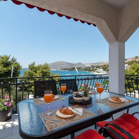 Luxury Sea View 20 M From The Sea Apartamento Trogir