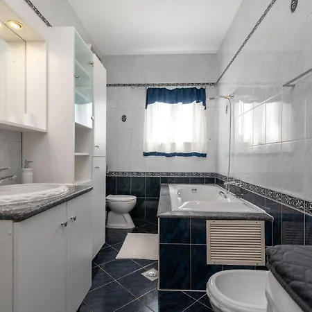 Luxury Sea View 20 M From The Sea Apartman *