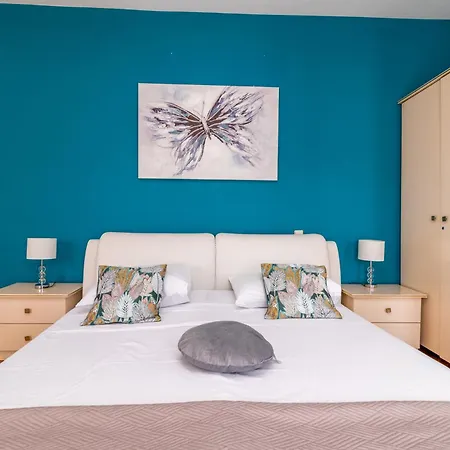 Apartment Luxury Sea View 20 M From The Sea Trogir