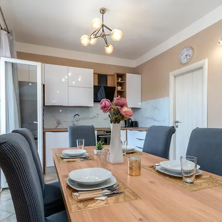 Luxury Sea View 20 M From The Sea Apartman