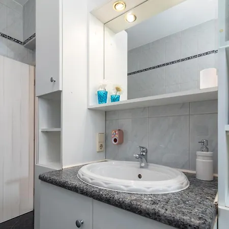 Luxury Sea View 20 M From The Sea Apartman